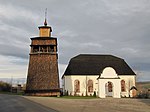 Kyrkan med klockstapel