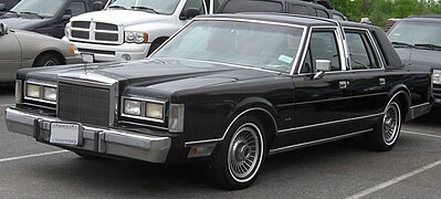 1981–1985 Lincoln Town Car (1980 Continental is similar)