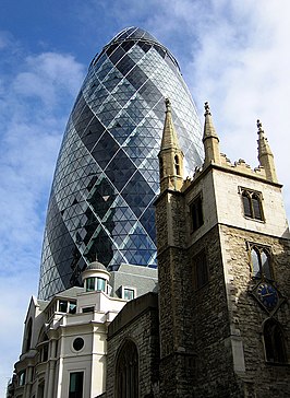 Met een hoogte van 180 m is 30 St Mary Axe het op vijf na het hoogste gebouw van Londen