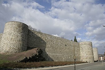 De stadsmuren (14e eeuw)