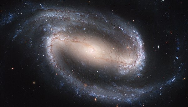 Die Balkenspiralgalaxie „NGC 1300“, aufgenommen vom „Hubble Space Telescope“