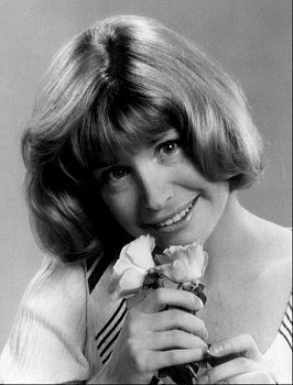 Bonnie Franklin (1976)