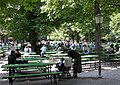 Uno dei biergarten del parco