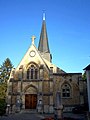 Ostseite der Kirche mit Eingangsportal