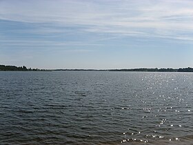 Вид водохранилища с левого берега