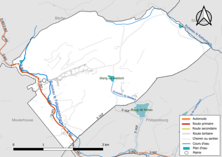 Carte en couleur présentant le réseau hydrographique de la commune