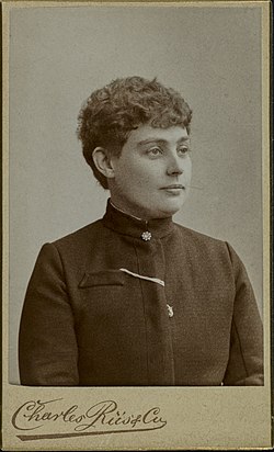 Vera Hjelt vuonna 1888.