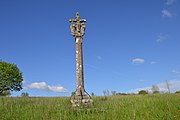 Croix-calvaire située sur la pelouse calcaire de Cuvegney.