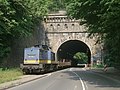 Ennepetalbahn verlässt den Kruiner Tunnel in Richtung Ennepetal (Juni 2006)