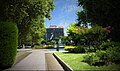 Plaza Bartolomé Mitre, frente al edificio municipal, en el centro de Monte Grande.