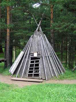 Woning van Evenken in het etnografisch museum van Oelan-Oede, Rusland