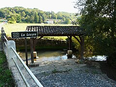 Lavoir sur la Louyre à Saint-Félix-de-Villadeix.