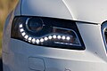 Автомобил Audi с LED лента за дневни светлини