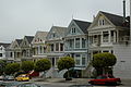 Façades polychromes des Painted Ladies d'Alamo Square, à San Francisco.