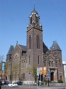 photo d'une église surmontée d'un clocher