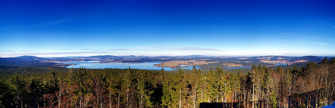 Panorama lipenské krajiny a přírody, pohled od Vítkova kamene, 2007