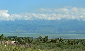 Die Gebirgskette nördlich des Lago Enriquillo