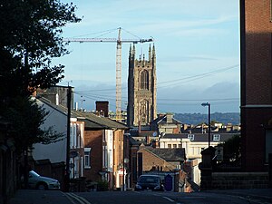 Vista da cidade e da torre da Catedral de Green Lane.