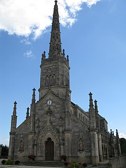 Skyline of Saint-Julien-Beychevelle