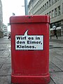 Wirf es in den Eimer, Kleines