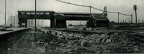 Der ausgebrannte Bahnhof nach Kriegsende