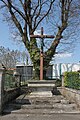 Croix de mission (XIXe siècle), au nord de la chapelle.