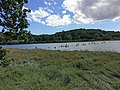 La ria du Scorff vue depuis la rive de Caudan avec les ruines du "Pont Brûlé" (à l'ouest de Kerfléau).