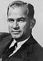 J. William Fulbright, sénateur de l'Arkansas.