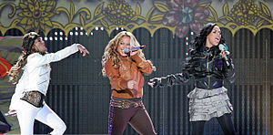 Penampilan Adrienne Eliza Bailon-Houghton, Sabrina Bryan dan Kiely Williams pada Oktober 2008