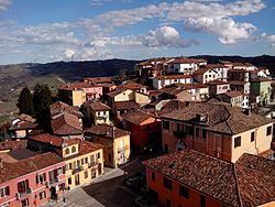 Tanaw sa Diano d'Alba mula sa panoramikong punto.