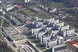 Luchtfoto van de universiteitscampus