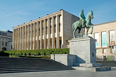 De Koninklijke Bibliotheek van België en het standbeeld van Koning Albert I