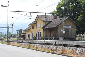 Aufnahmegebäude, Gleisseite (2010)