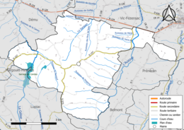 Carte en couleur présentant le réseau hydrographique de la commune