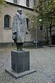 Adenauer-Denkmal van Hans Wimmer (afslooten 1991 van Gerd Weiland) bi de Kirche St. Aposteln an‘n Neumarkt in Köln