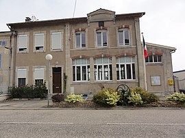 The town hall in Watronville