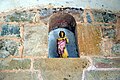 Detalle de hornacina con imagen sobre el arco recto de entrada a la iglesia parroquial de la Natividad en Tormón (Teruel). Siglo XVII.