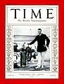 Harold Vanderbilt. Empresario ferrocarrilero y del té. 6 veces campeón de la Copa del Rey de regatas. Creador del sistema de puntajes que convirtió el contract bridge en preferido al Auction Bridge. En 1928 donó la Copa Vanderbilt, trofeo muy importante en EE. UU. hasta el día de hoy, que ganó él mismo 2 veces.