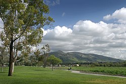 A view o Mission Peak frae Fremont Central Park in 2006.