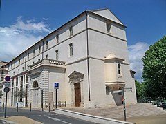 Office du Tourisme de Carpentras, ancien couvent des dominicains, puis théâtre de la ville