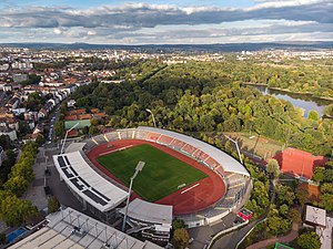 Auestadion, im Hintergrund die Karlsaue