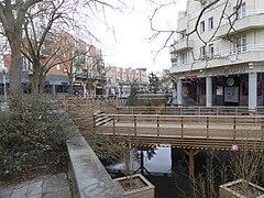 Canal quai Fernand-Pouillon.