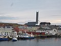 Havnen i Vardø og Vardø kirke.