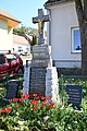 Monumentoj al viktimoj de ambaŭ mondmilitoj