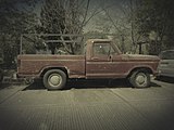 This late-1970's Ford pickup truck has a bed from an early-1980's Ford pickup truck.