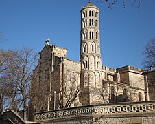 La cathédrale Saint-Théodorit et la tour Fenestrelle.