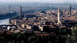 Zicht op de oude binnenstad van Verona