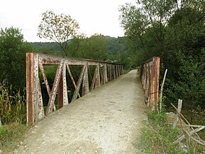 Podul metalic din Berbești