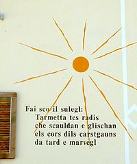 Inscription en rhéto-romanche sur une maison de Sagogn.