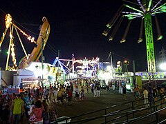 Recinto Ferial, Kirmes auf der einen Hälfte der Feria de la Noche